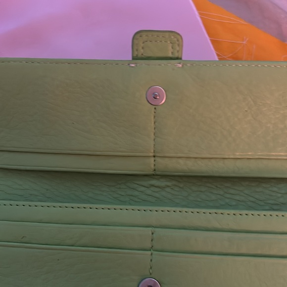 Lime green Talbots leather wallet - Picture 6 of 8